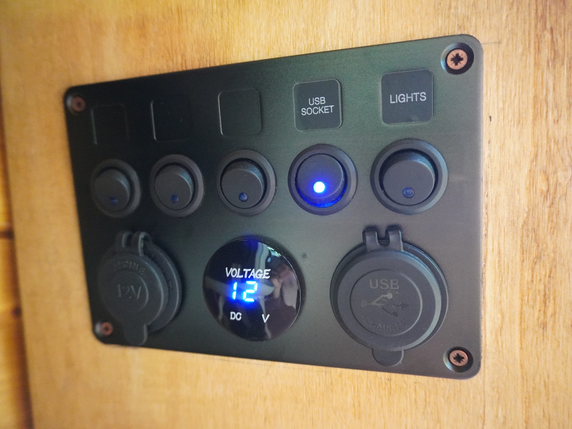 12V switch panel - USB, lights, voltmeter